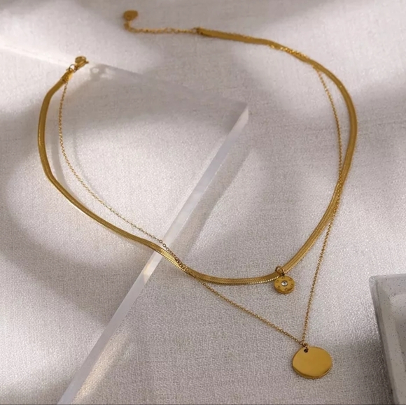 Trendy Two-layered Necklace - Picture 3 of 5